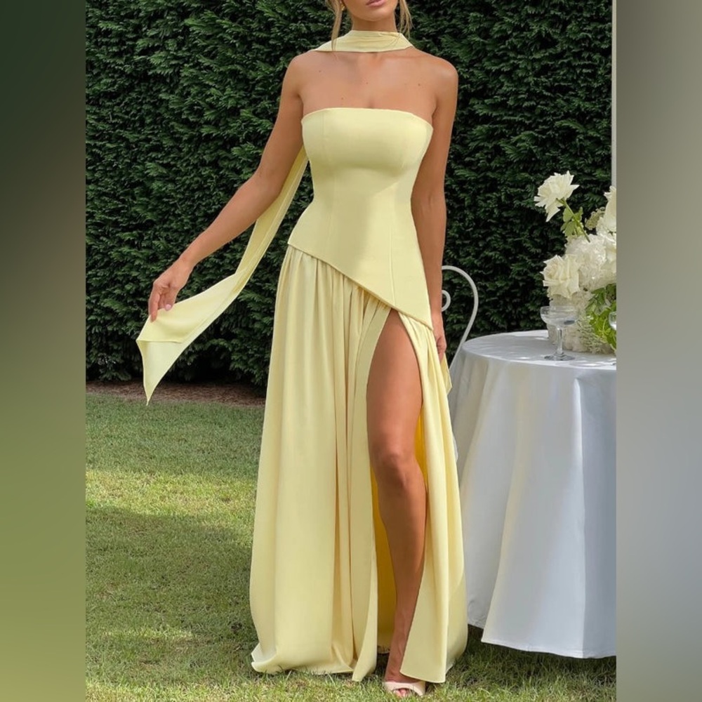 Maxi Dress with Scarf Yellow
